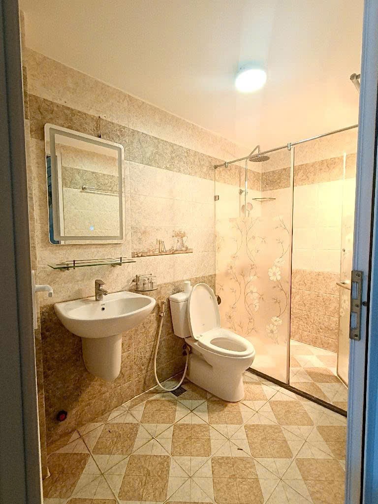 SIÊU PHẨM LẠC LONG QUÂN MỚI CỰC ĐẸP, 2 THOÁNG, DÂN XÂY Ô TÔ GẦN, BÃI XE NGAY NHÀ CHỈ 9.2 TỶ 4