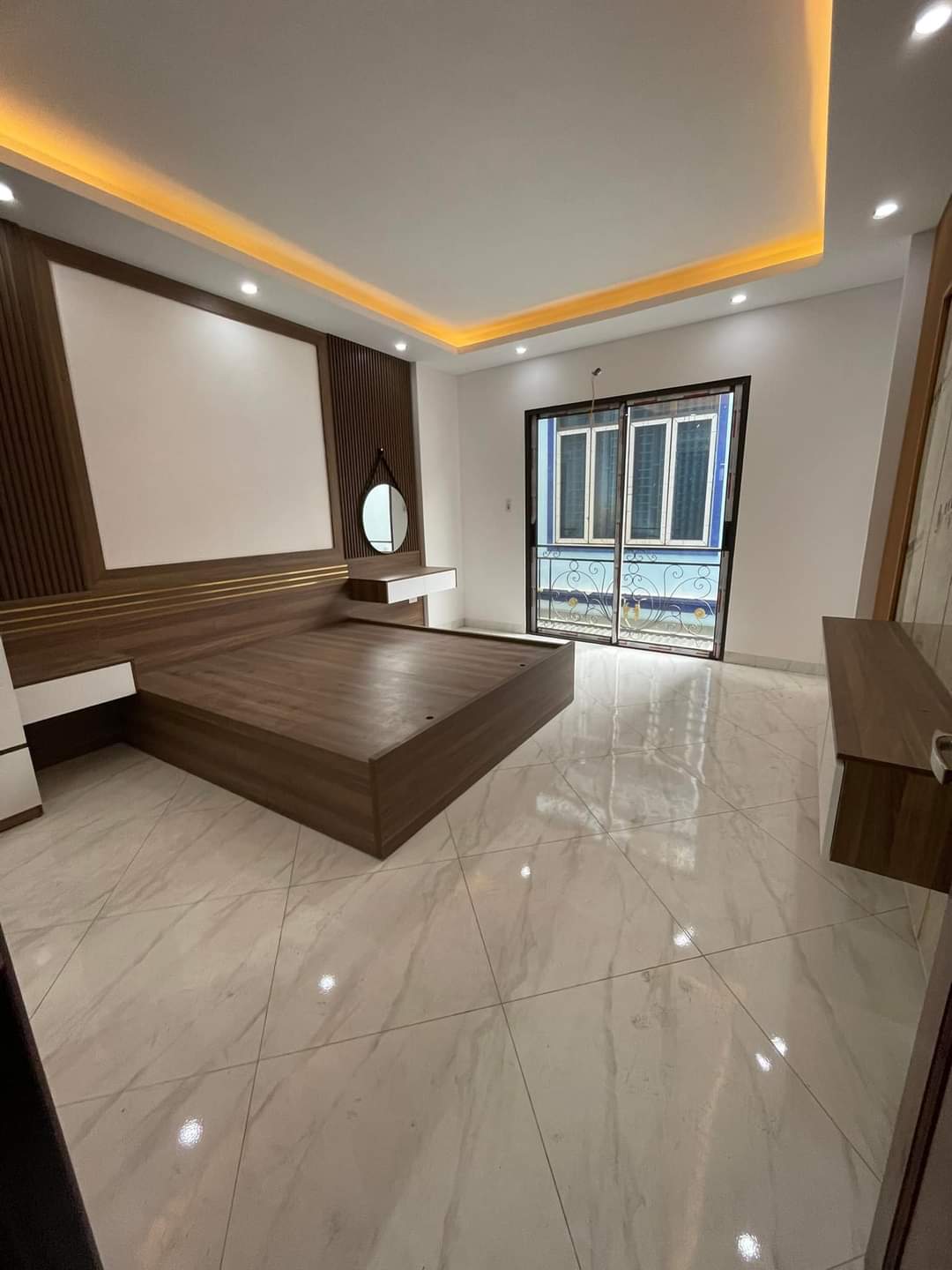 Bán nhà cạnh UB xã Tân Lập Đan Phượng. Nhà 5 tầng 30m2 xây mới nội thất 99% sẵn vào ở NGAY 3