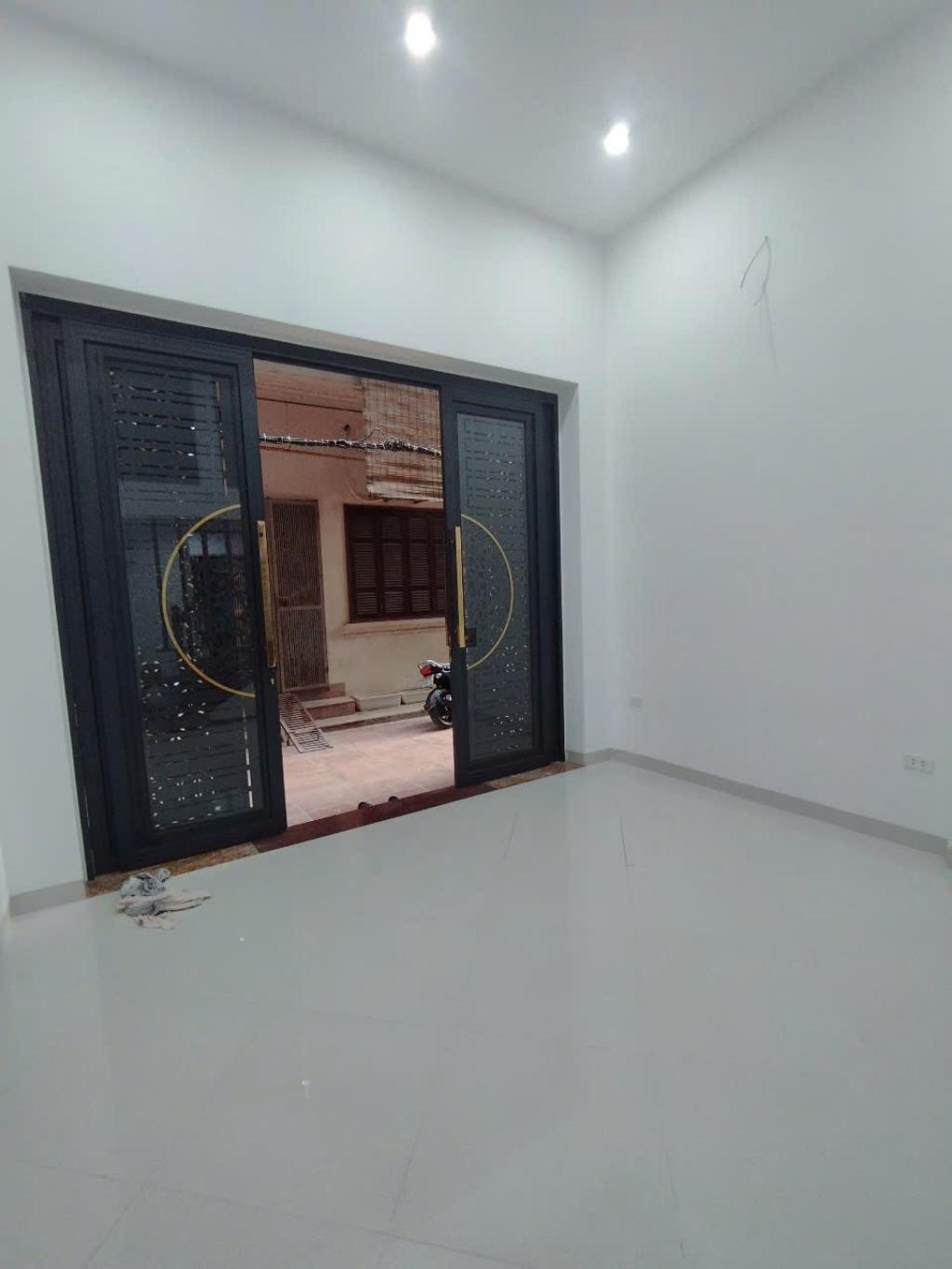 BÁN NHÀ LÊ TRỌNG TẤN, PHÂN LÔ QUÂN ĐỘI, Ô TÔ ĐỖ CỬA, 12.9 TỶ 2