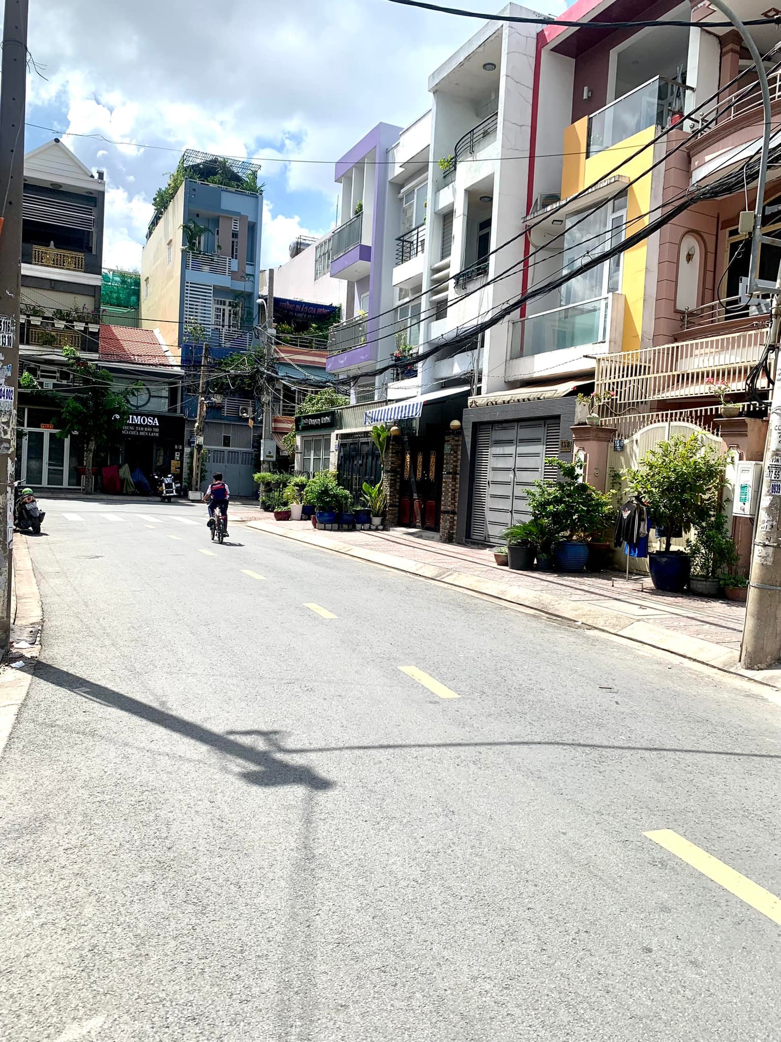 Bán nhà hẻm 6m kế chợ Tân Hương-33PN-ngang 8m-sổ vuông+thang máy-110tr/tháng-giá tốt