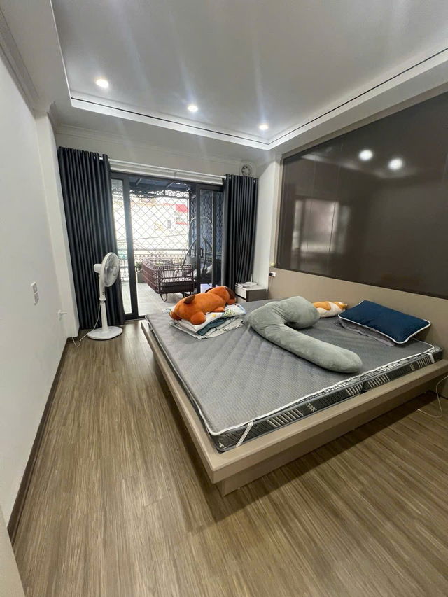 Nhà 6 Tầng Thang Máy – Ga Ra Ô tô - Kinh Doanh Nguyễn Văn Linh 63m2, X 6 tầng,mặt tiền  3.5m,12.85 4