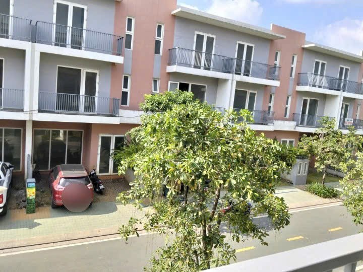 Cần bán Nhà mặt tiền Phường Phú Hữu, Quận 9, Diện tích 132m², Giá 7.7 Tỷ 3
