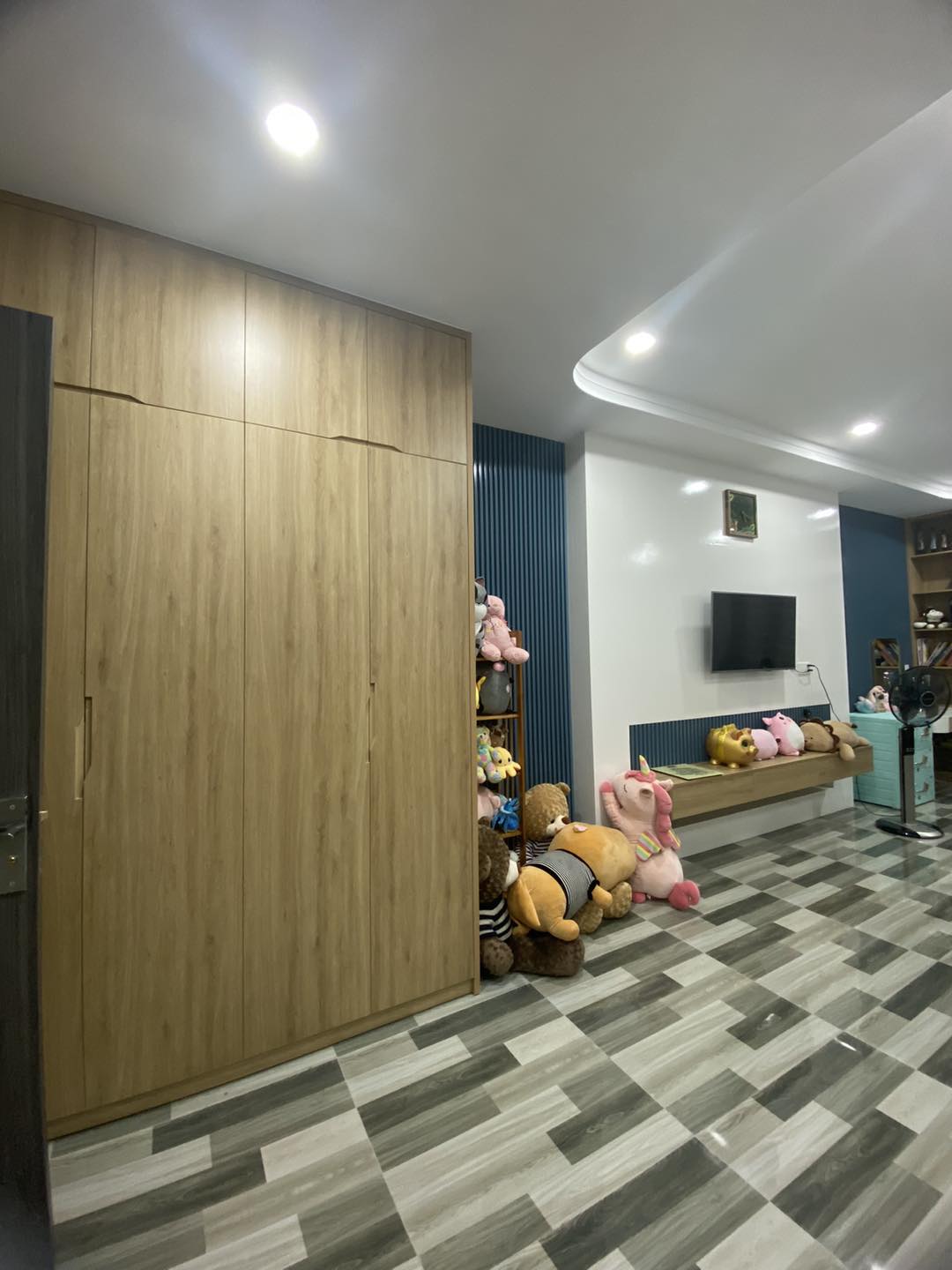 PHO14 Bán nhà 5 tầng có thang máy mặt tiền Trần Nguyên Hãn