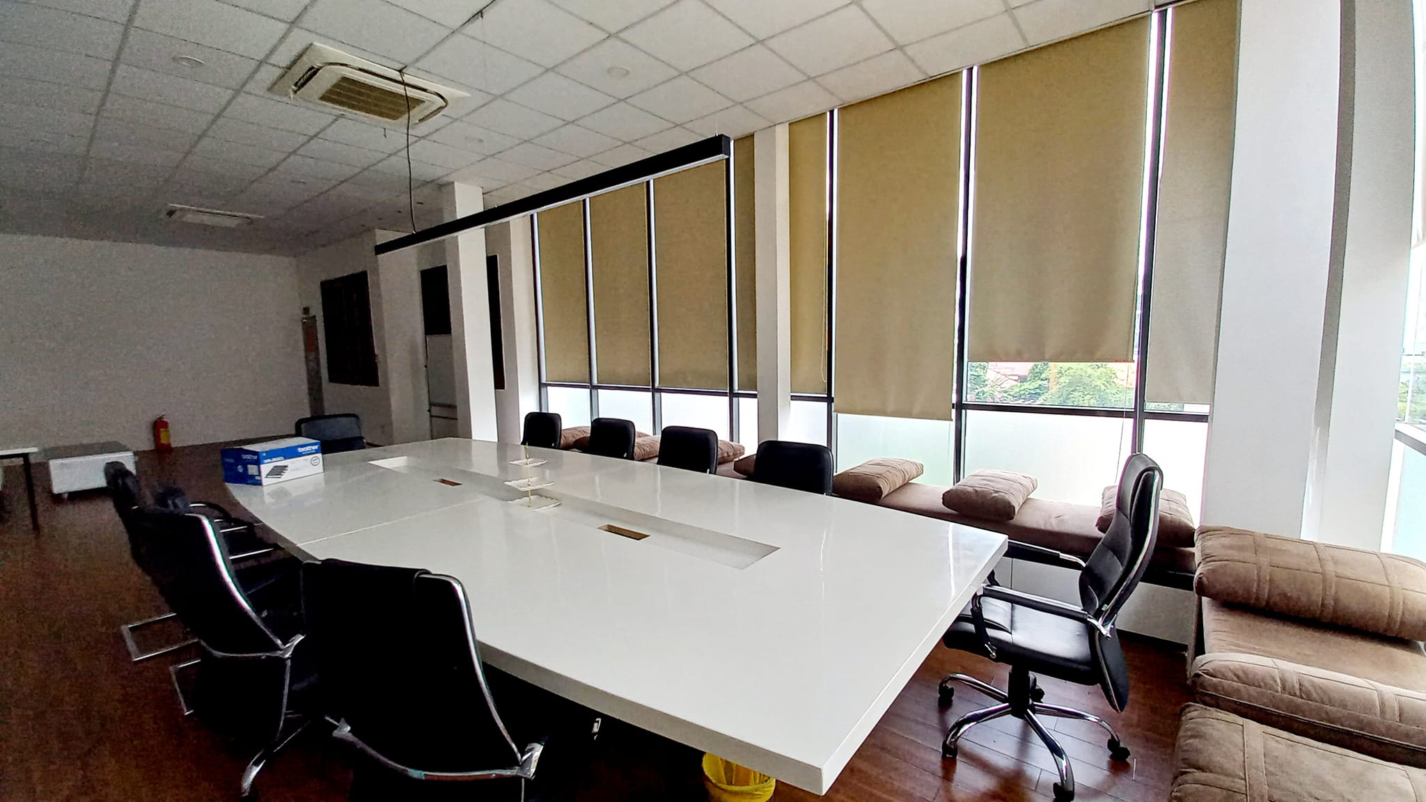 Bán tòa nhà văn phòng Phan Anh-hẻm 5m-ngang 10m-thang máy-cạnh chợ-13 tỷ hơn 3