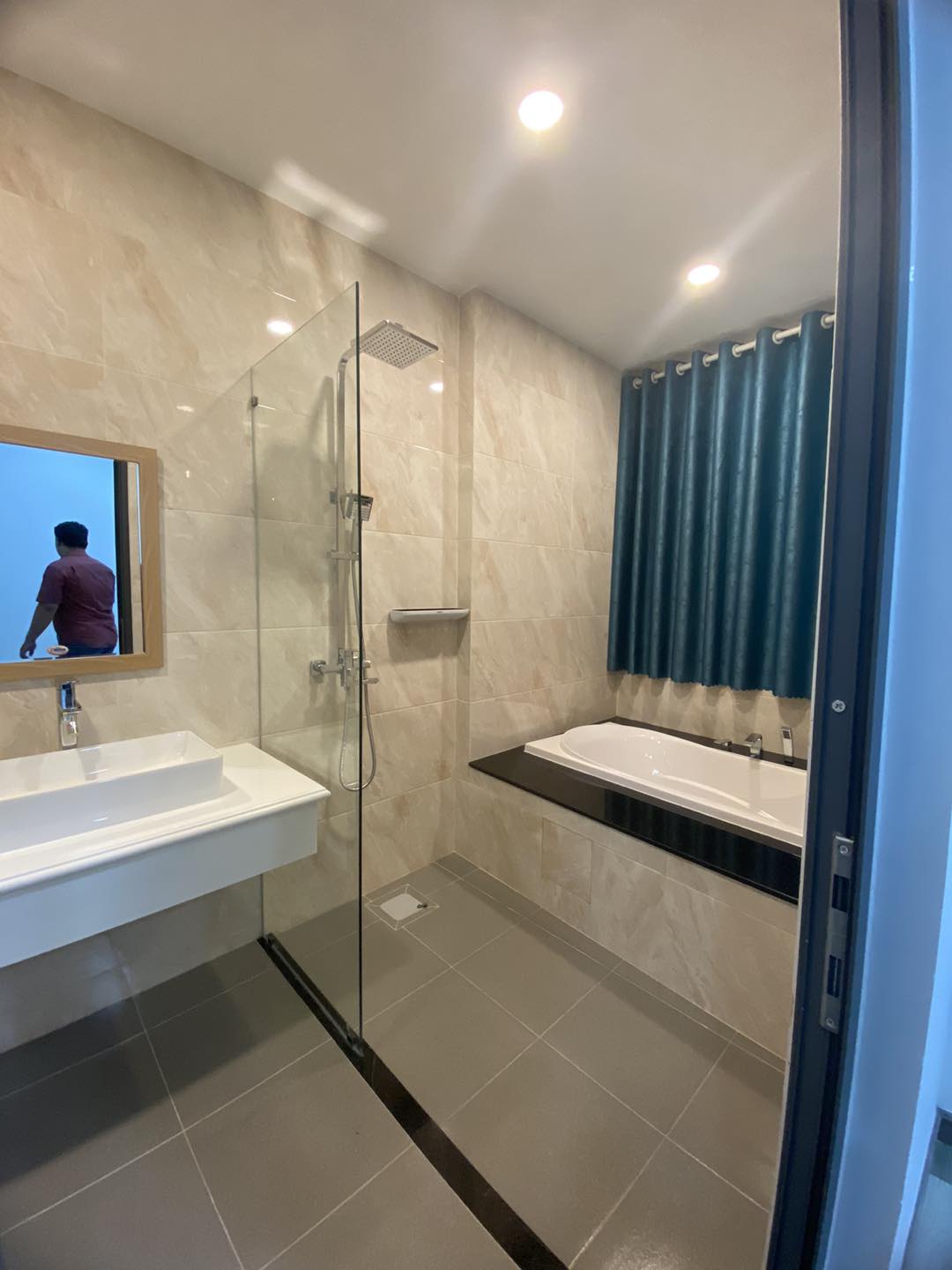 PHO14 Bán nhà 5 tầng có thang máy mặt tiền Trần Nguyên Hãn 13