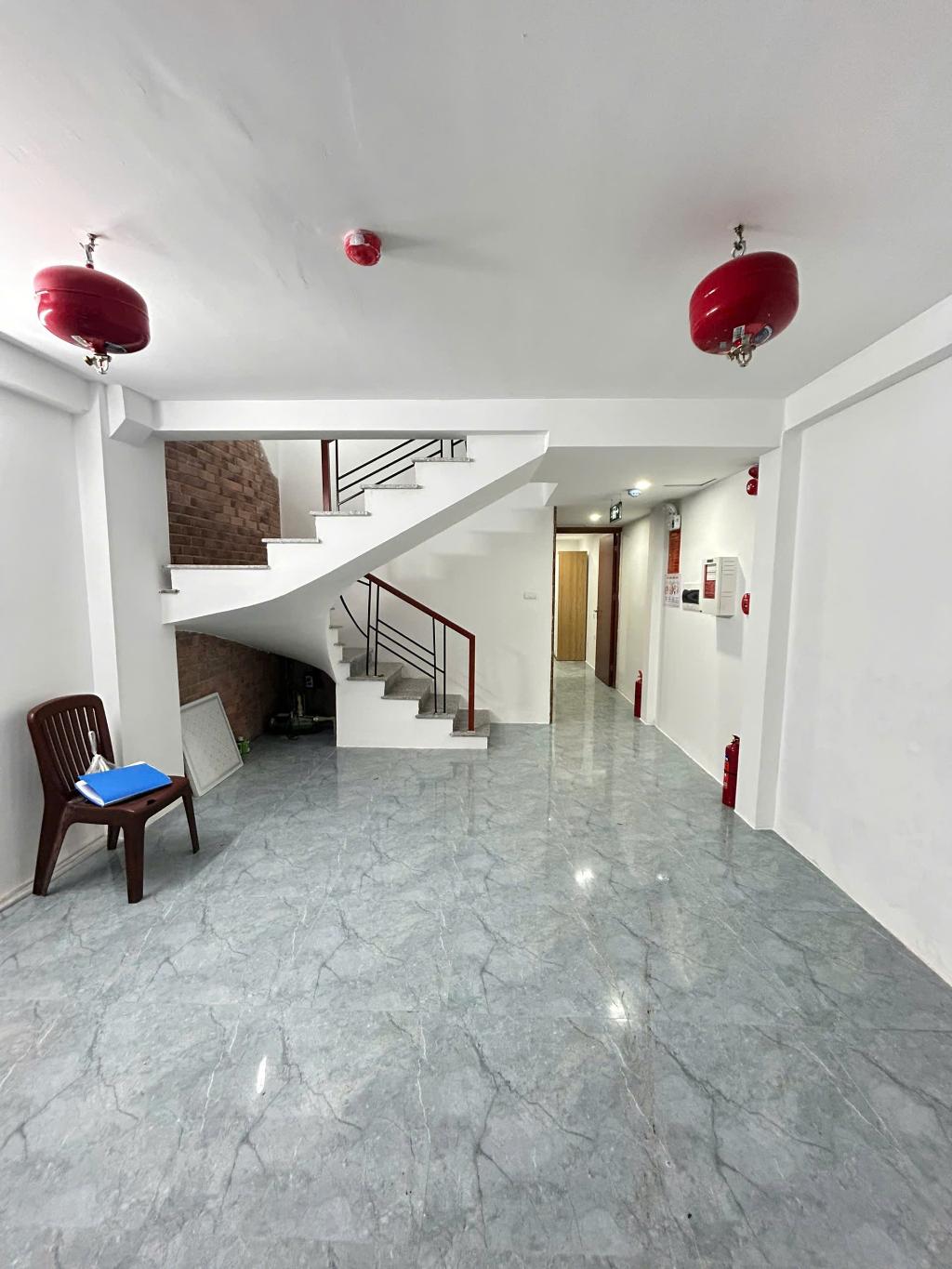 Bán nhà CCMN Trần Duy Hưng, Cầu Giấy, ngõ nông, 50m2, 6 tầng, Mt 4m, chỉ 17.4 tỷ 2