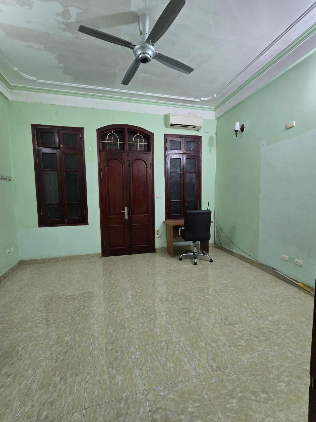Bán nhà Nguyễn Khang, Cầu Giấy, ngõ thông 3 gác 52m2, 4 tầng, Mt 4.5m, chỉ 14.5 tỷ 2