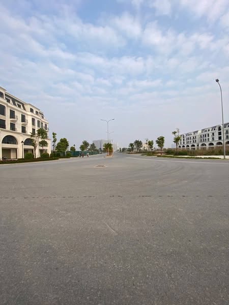 Bán nhà LÔ GÓC Lai Xá, Kim Chung, Hoài Đức. Ngõ thông tứ tung, ô tô, kinh doanh. 38m2, 4 tầng, chỉ 2