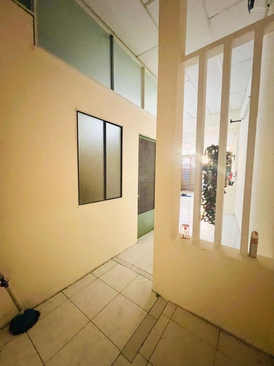 Hẻm XEHƠI đậu cửa Thoại Ngọc Hầu TP 5X18m2 C4 tiện xây mới, cho thuê CHỈ 5 TỶxx 4