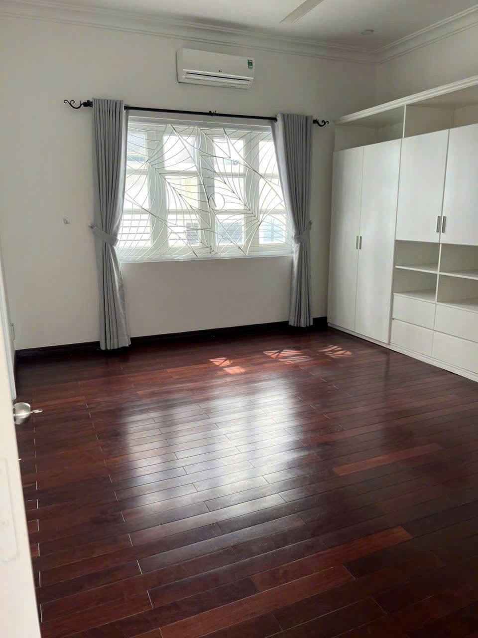 Cho thuê Nhà mặt tiền Phường Thảo Điền, Quận 2, Diện tích 750m², Giá Thương lượng 2