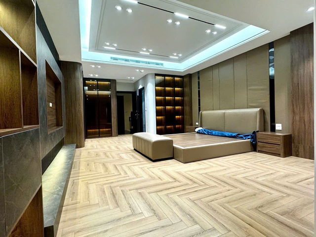 BÁN NHÀ MẶT PHỐ KINH DOANH - VĂN PHÒNG Hồng Tiến -Long Biên 75M2,8 Tầng mặt tiền 8m, 38,6 tỷ. 2