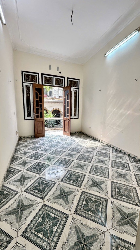 Cần bán Nhà mặt tiền đường Minh Khai, Phường Mai Động, Diện tích 57m², Giá 11.69 Tỷ 5
