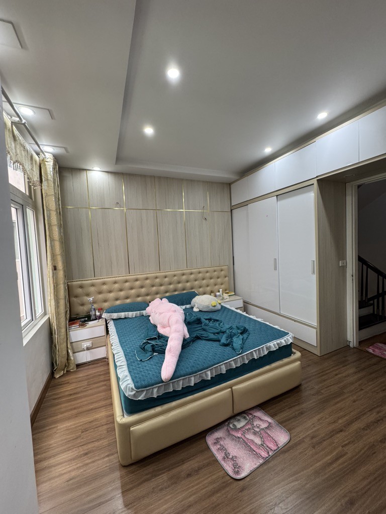 Bán nhà Hoàng Cầu, Đống Đa, ô tô tránh 48m2, 5 tầng, Mt 4.9m, chỉ 17 tỷ 3