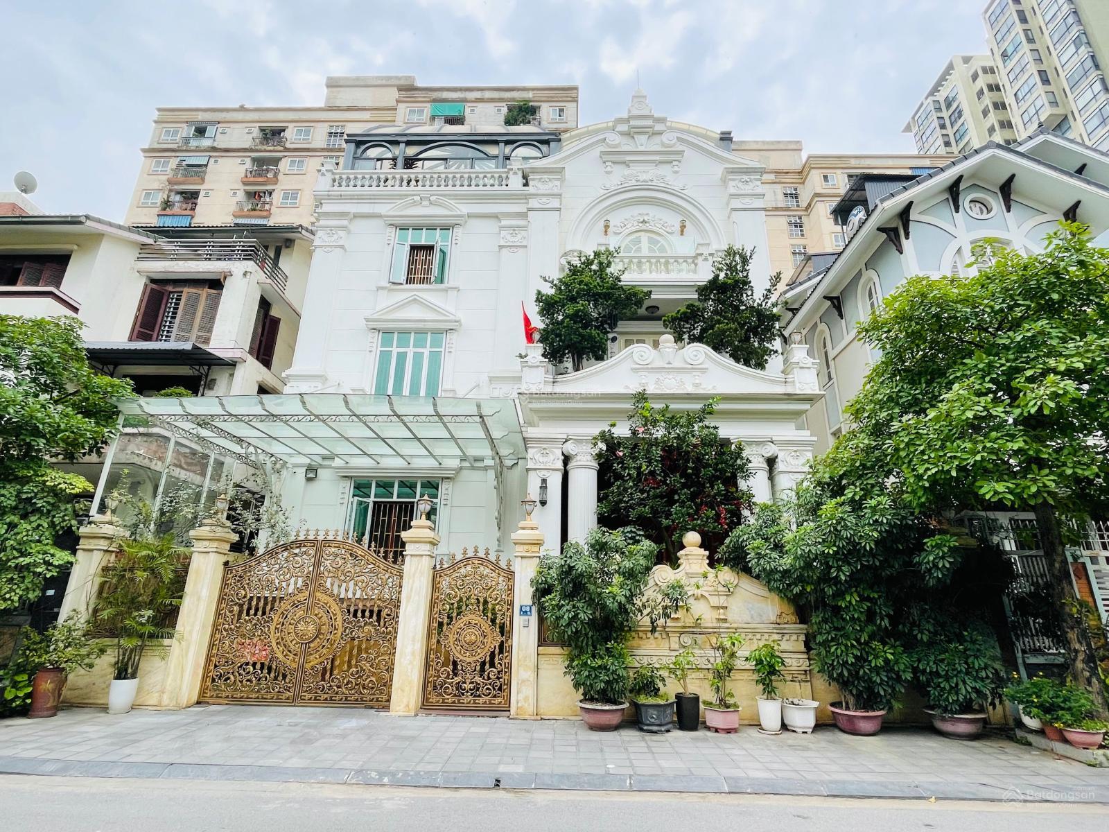Độc nhất biệt thự bán đảo Linh Đàm có hồ điều hòa, DT 254m2, 10 phòng ngủ, giá chỉ 5x tỷ 4