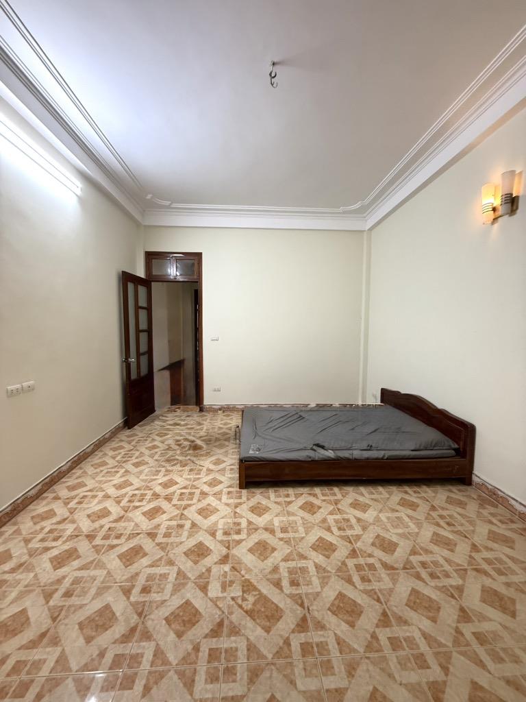 BÁN NHÀ PHÂN LÔ LÊ TRỌNG TẤN, Ô TÔ ĐỖ CỬA, DT 68M2, 18 TỶ 4
