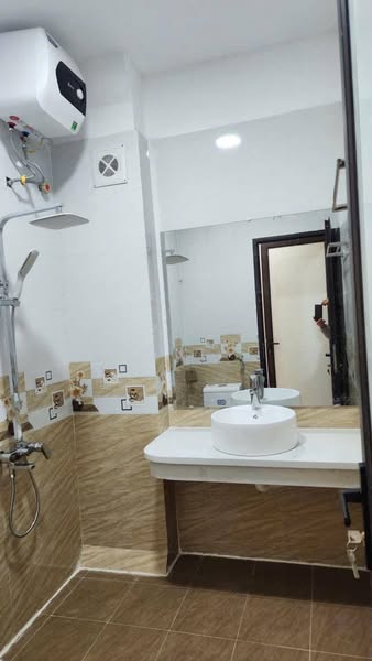 Bán nhà LÔ GÓC Lai Xá, Kim Chung, Hoài Đức. Ngõ thông tứ tung, ô tô, kinh doanh. 38m2, 4 tầng, chỉ 5