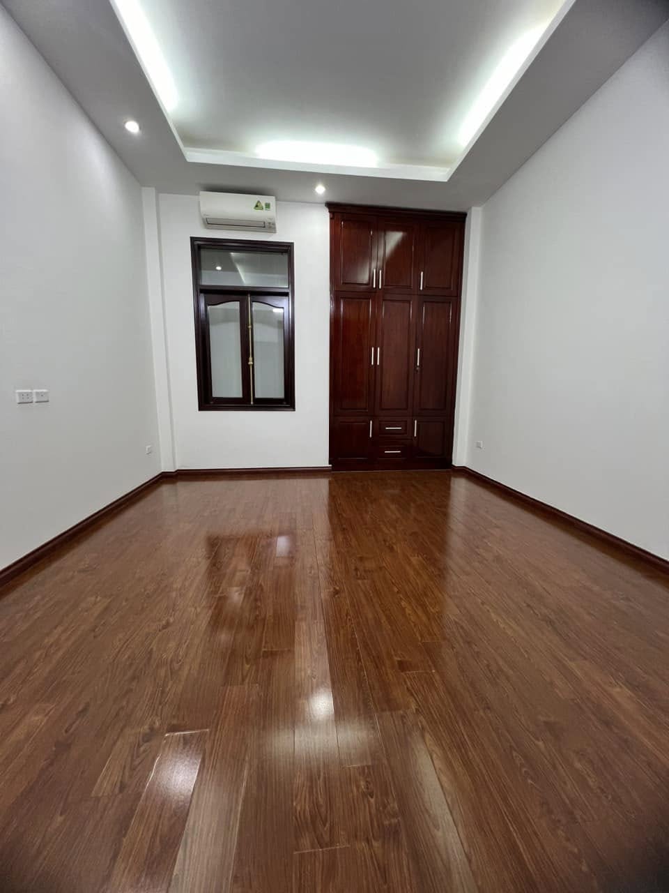 BÁN NHÀ NGỤY NHƯ KONTUM THANH XUÂN, GẦN PHỐ OTO ĐỖ CỬA, VĂN PHÒNG, DT52M2, 15.X TỶ 5