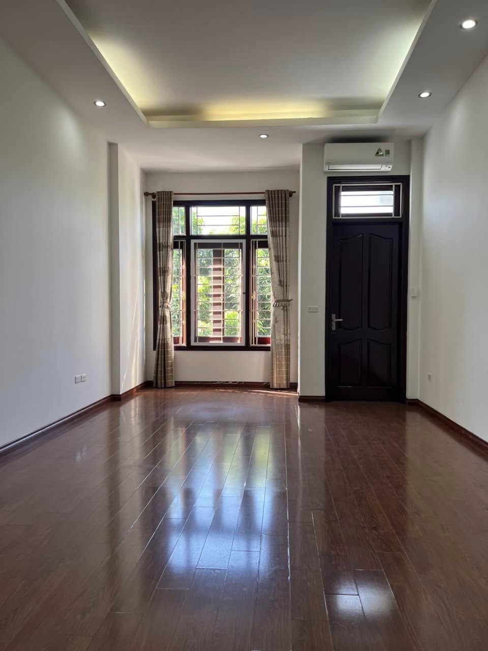 BÁN NHÀ NGỤY NHƯ KONTUM THANH XUÂN, GẦN PHỐ OTO ĐỖ CỬA, VĂN PHÒNG, DT52M2, 15.X TỶ 4