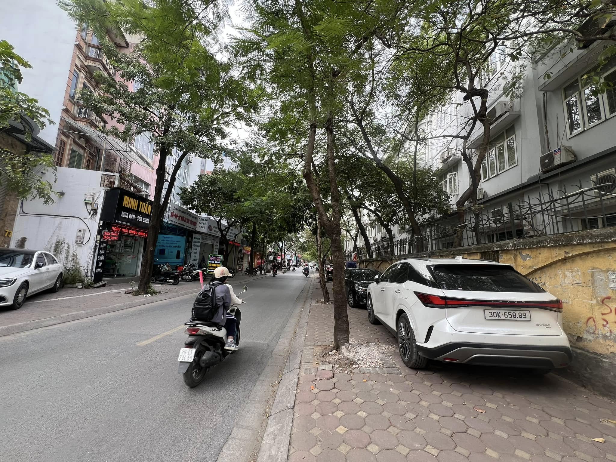 NHÀ PHỐ TRUNG KÍNH CẦU GIẤY - ĐẸP MÊ LY - KINH DOANH ĐỈNH CAO - MẶT TIỀN PHỐ TRUNG KÍNH - MẶT SAU