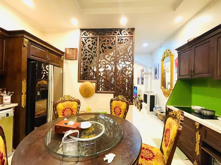 Bán nhà Kim Mã Thượng, Ba Đình, ngõ rộng, 2 ô tô tránh nhau, vài bước ra phố. Giá 16 tỷ 3