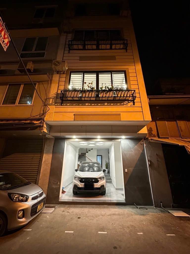 Bán nhà mặt ngõ Vạn Bảo, Ba Đình, ngõ thông, khu phân lô, ô tô vào nhà. Giá 16.4 tỷ