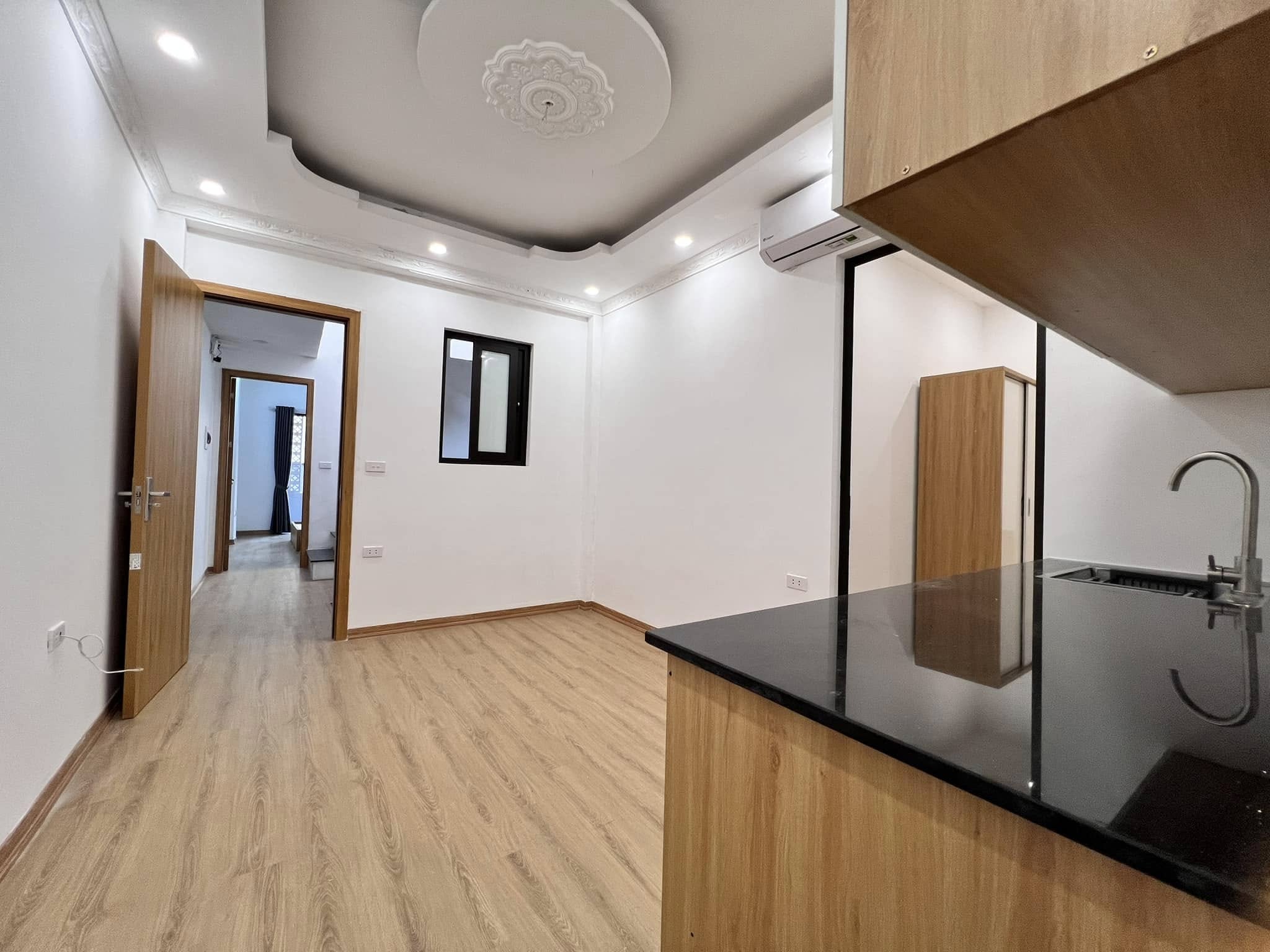 Nhà Phố Kim Mã- BA ĐÌNH 6.5 tỷ, 34M2 x6Tầng. Ngõ thông,ô tô tránh+kinh doanh 3