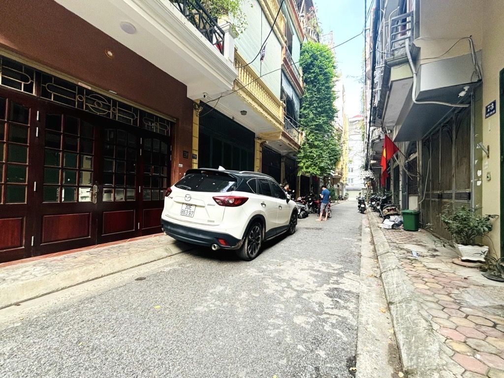 Bán nhà Kim Mã Thượng, Ba Đình, ngõ rộng, 2 ô tô tránh nhau, vài bước ra phố. Giá 16 tỷ