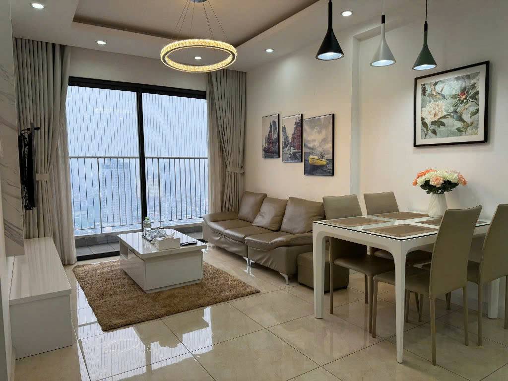 BÁN GẤP – Căn hộ 2 ngủ tại C6 Vinhomes D’Capitale SHLD, giá 7 tỷ bao phí