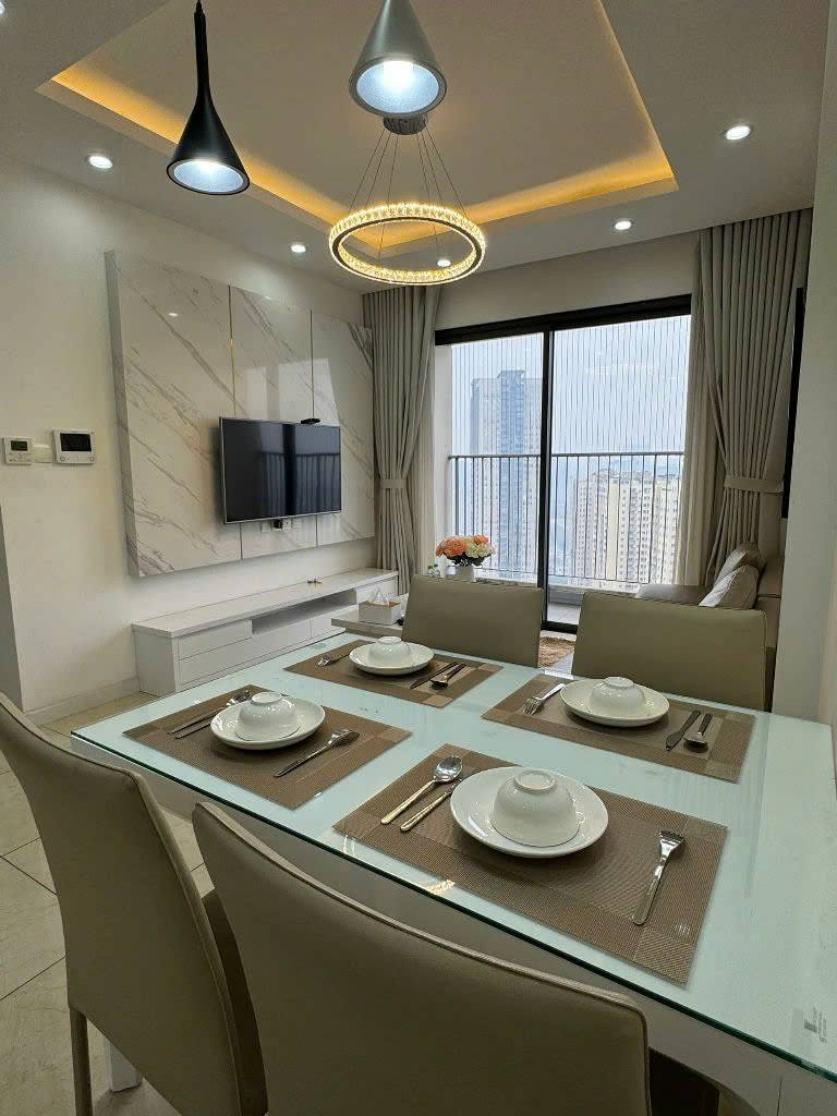BÁN GẤP – Căn hộ 2 ngủ tại C6 Vinhomes D’Capitale SHLD, giá 7 tỷ bao phí 2