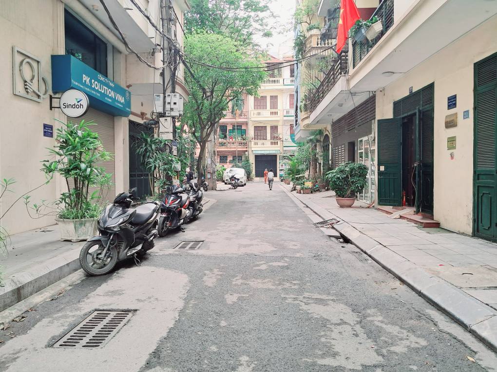 SIÊU PHẨM - PHÂN LÔ - Ô TÔ TRÁNH - VỈA HÈ RỘNG - PHỐ ĐỖ QUANG - KINH DOANH TẤP NẬP - PHỐ HIẾM NHÀ