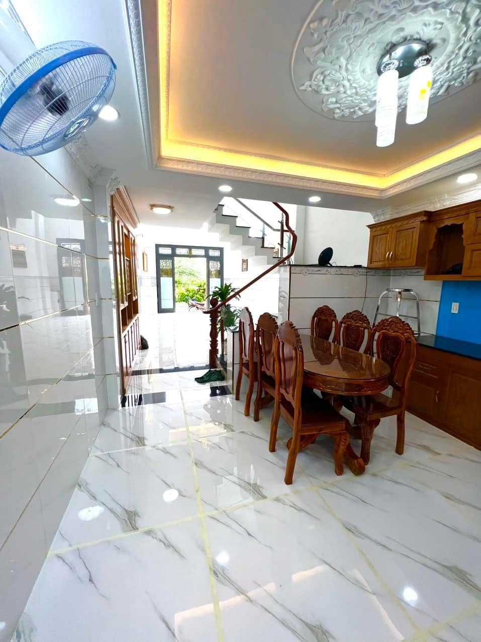 Nhà đẹp ngay bến xe Quận 8, đường Tạ Quang Bửu, 5 tầng mới đẹp chỉ 8 tỷ nhỉnh 3