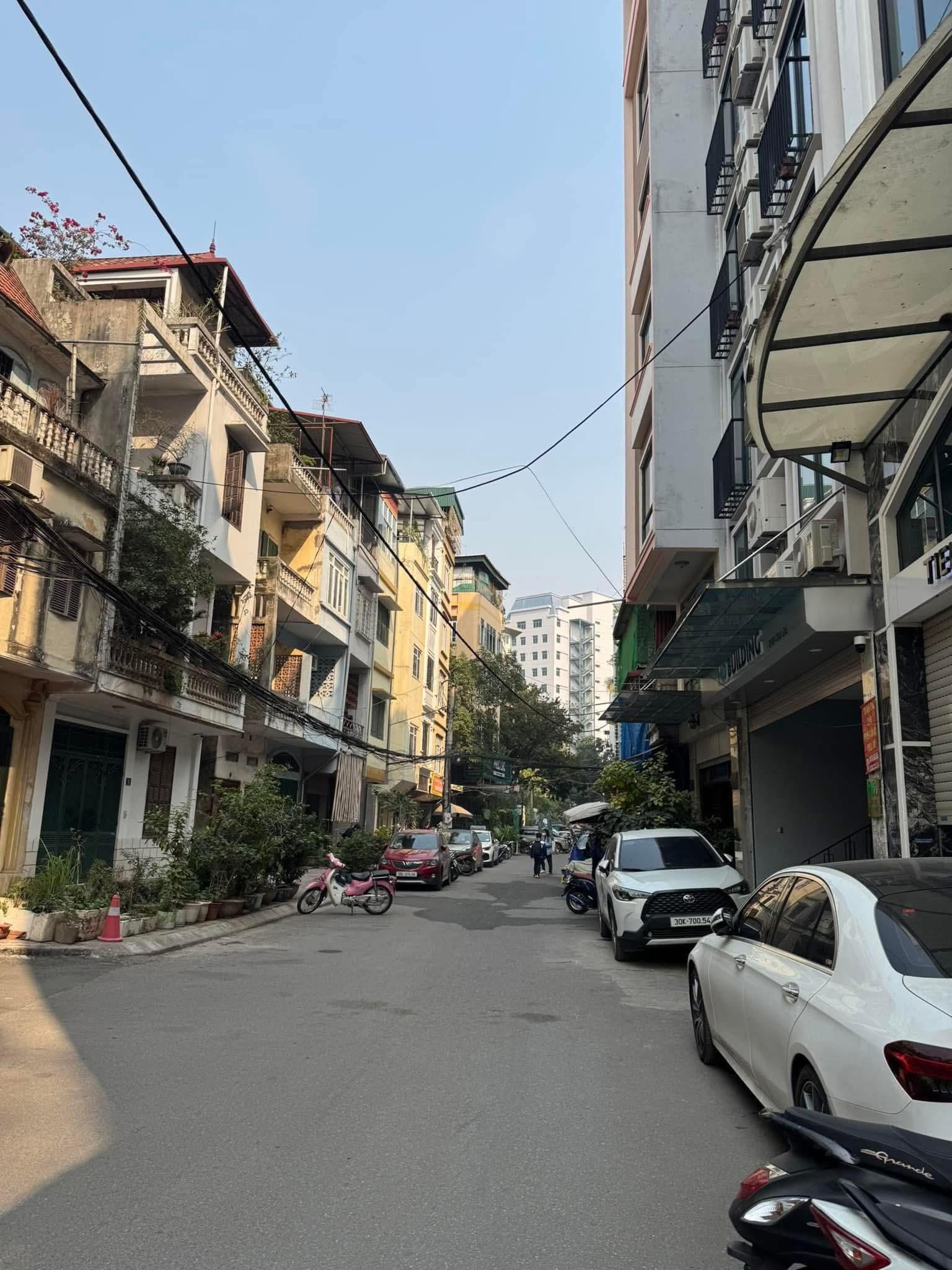 Khu Phân Lô Bạch Mai 150M2 Mặt Tiền 8M 46.5 Tỷ KINH DOANH Ô TÔ TRÁNH THÔNG