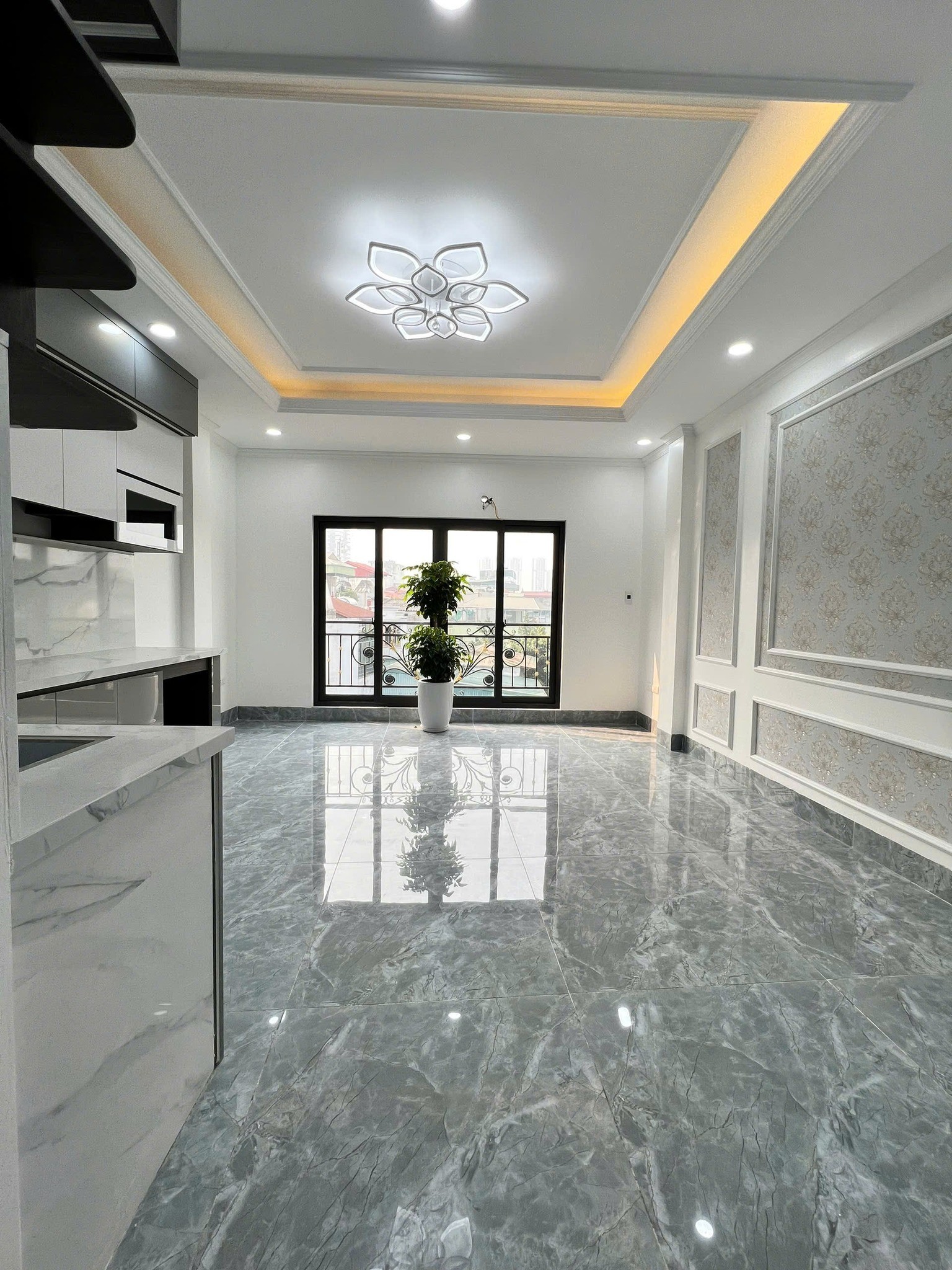 SIÊU PHẨM - PHÂN LÔ - Ô TÔ TRÁNH - VỈA HÈ RỘNG - PHỐ ĐỖ QUANG - KINH DOANH TẤP NẬP - PHỐ HIẾM NHÀ 4