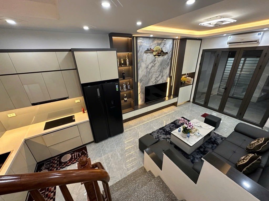 MAI DỊCH CẦU GIẤY- MẶT TRƯỚC MẶT PHỐ - MẶT SAU MẶT NGÕ - VỈA HÈ ĐÁ BÓNG - KINH DOANH ĐỈNH CAO - 4