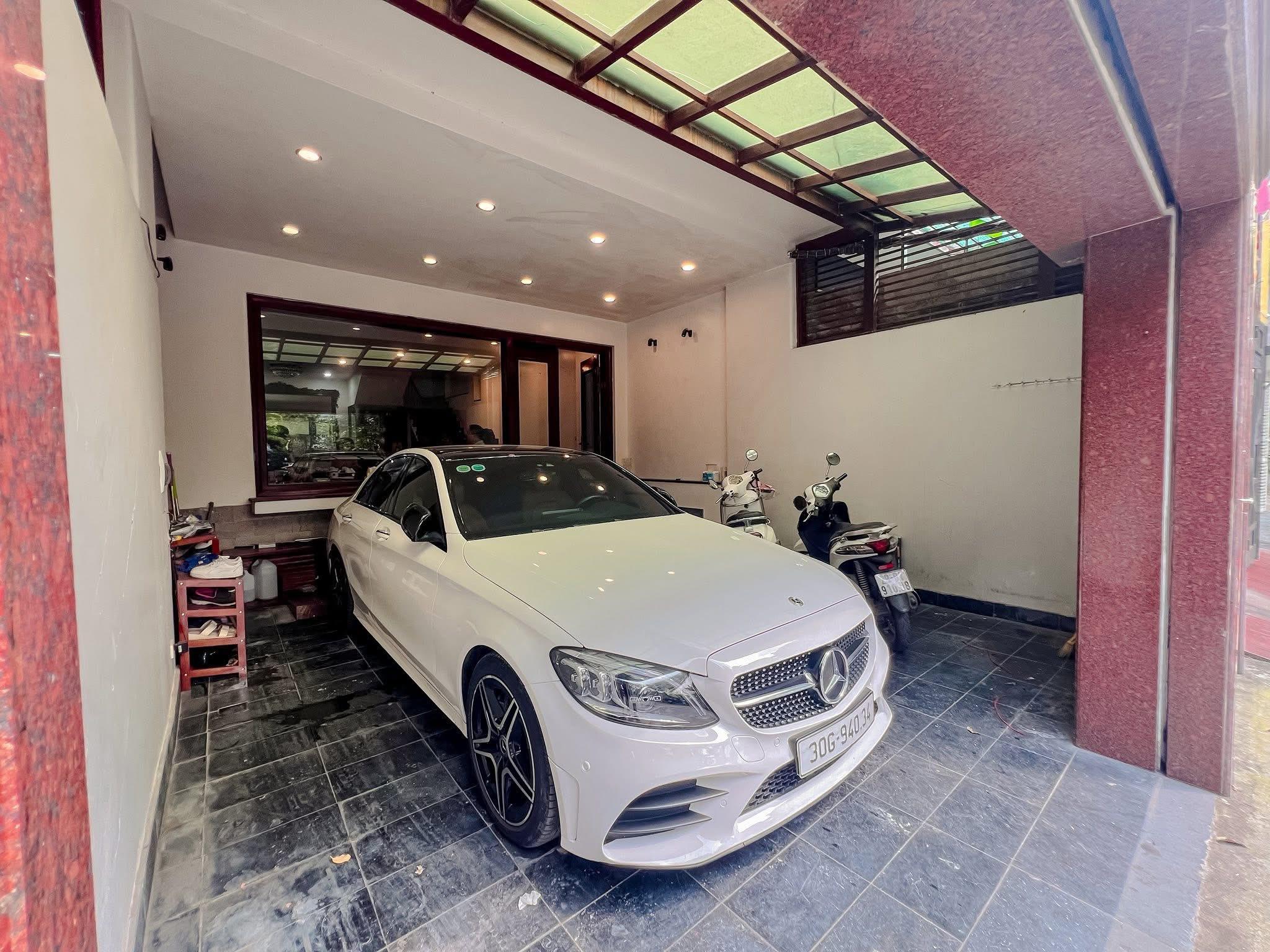Liền kề VIP Lạc Long Quân - View Hồ – Ô tô vào nhà – 83m² x 6T, MT 5.5m – Thang máy