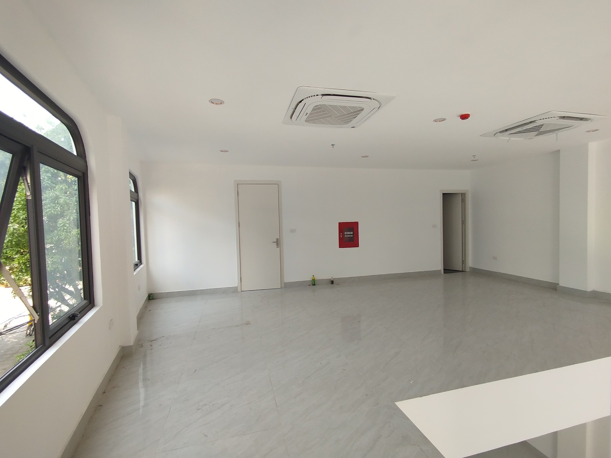 BÁN TOÀ NHÀ MẶT PHỐ Ô TÔ TRÁNH -  Ở KẾT HỢP KINH DOANH ĐA DẠNG - TIỀM NĂNG CAO - 38 TỶ