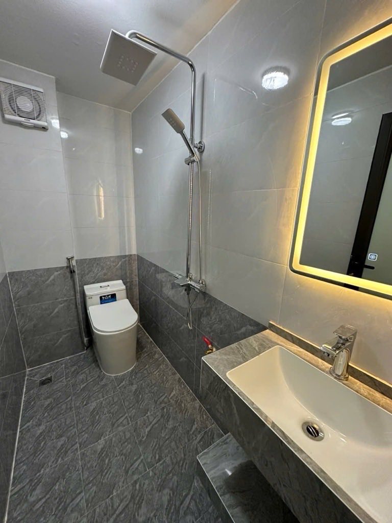 SIÊU PHẨM - PHÂN LÔ - Ô TÔ TRÁNH - VỈA HÈ RỘNG - PHỐ ĐỖ QUANG - KINH DOANH TẤP NẬP - PHỐ HIẾM NHÀ 5