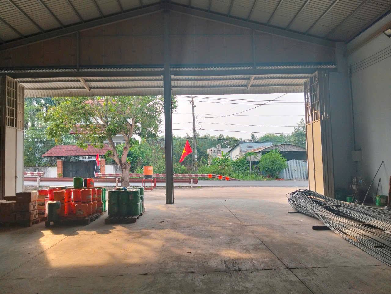Nhà kho mặt tiền Nguyễn Thị Rành, xã Trung Lập Hạ tổng dt 2221m2 giá 19 tỷ 3