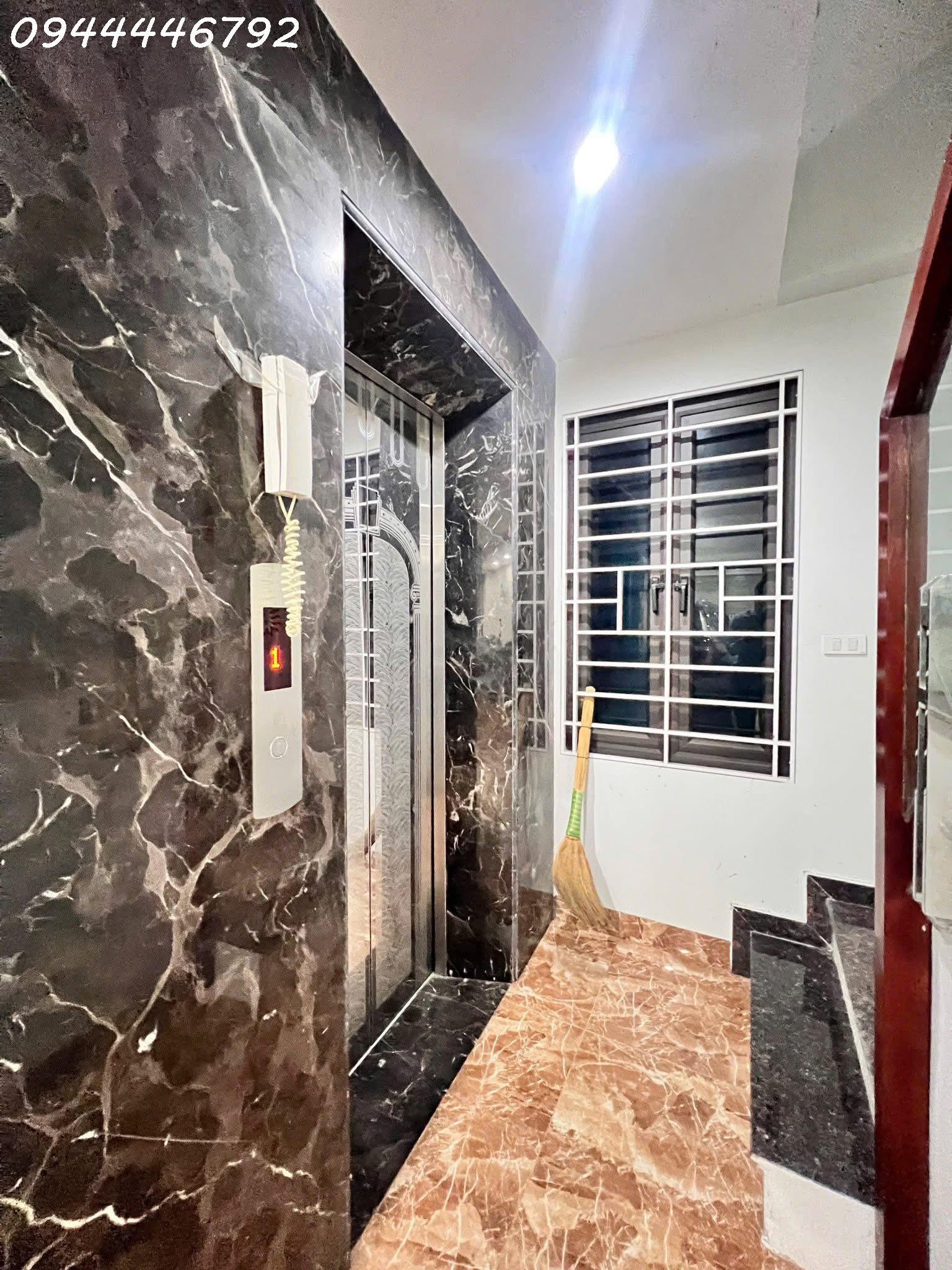 Phân Lô Trung Kính – Mạc Thái Tổ- Thang Máy-Ôtô Vào Nhà – 2 Thoáng - 50M*7Tầng 3