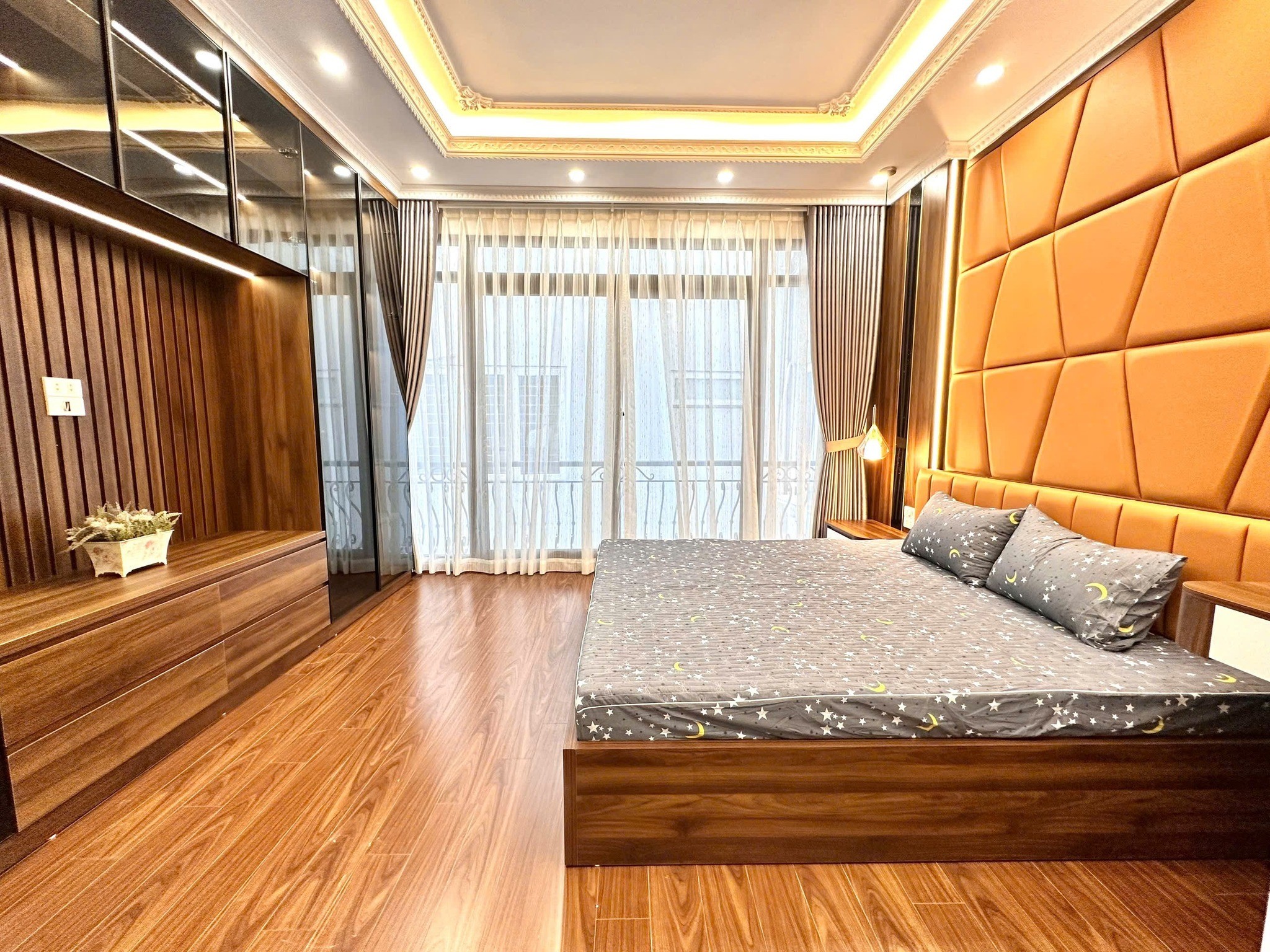 BÁN NHÀ ĐẸP NHẤT NHÌ CẦU GIẤY – TRUNG TÂM CẦU GIẤY – NGÕ 5M Ô TÔ – SỔ ĐỎ CHÍNH CHỦ – GIÁ MÊM NHẤT 2