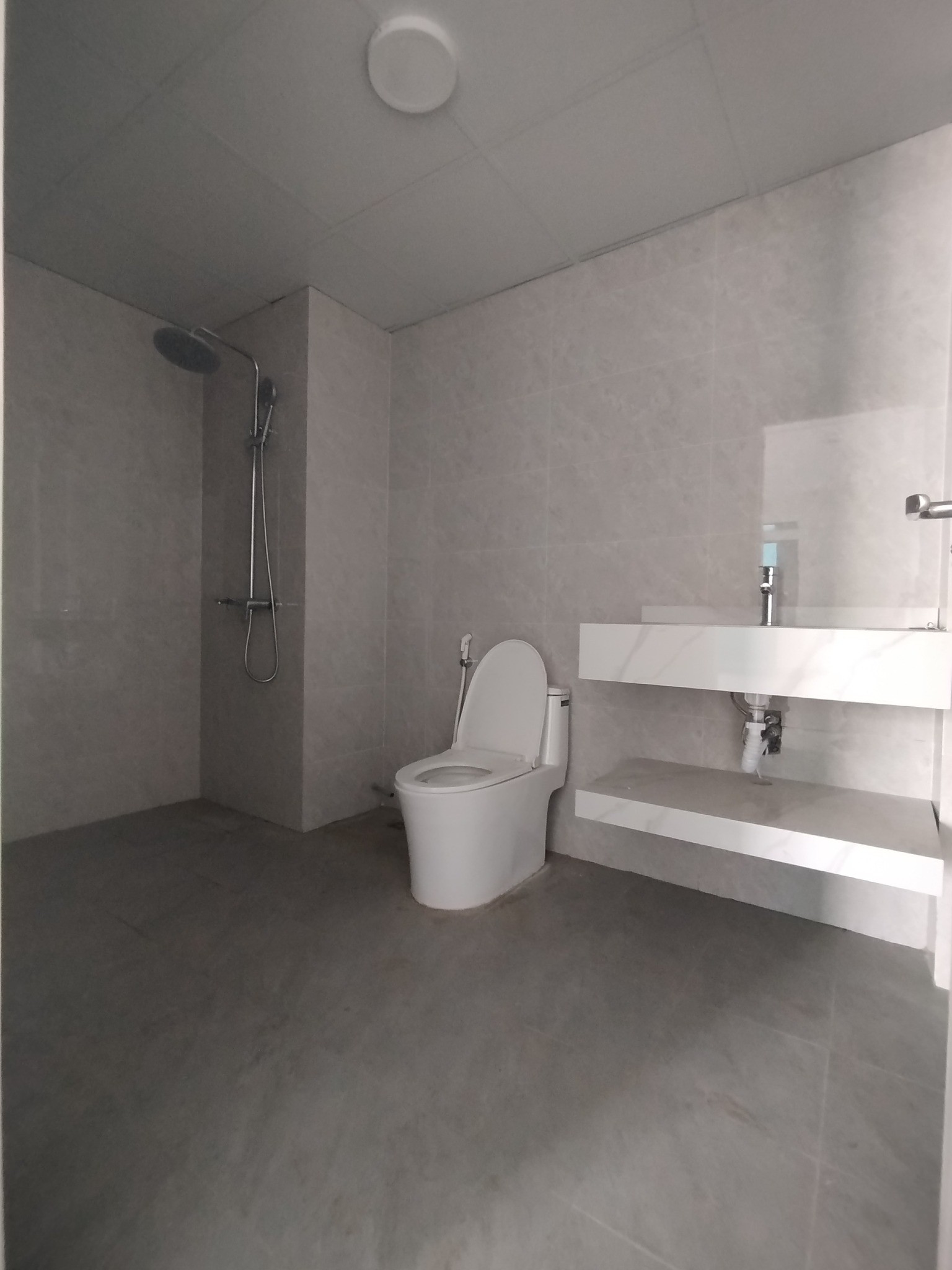 BÁN TOÀ NHÀ MẶT PHỐ Ô TÔ TRÁNH -  Ở KẾT HỢP KINH DOANH ĐA DẠNG - TIỀM NĂNG CAO - 38 TỶ 5