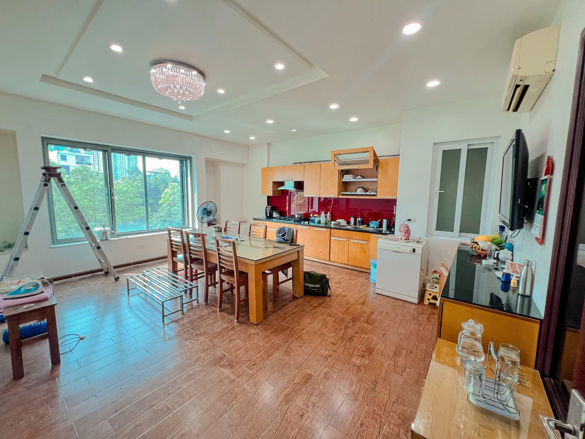 Liền kề VIP Lạc Long Quân - View Hồ – Ô tô vào nhà – 83m² x 6T, MT 5.5m – Thang máy 4
