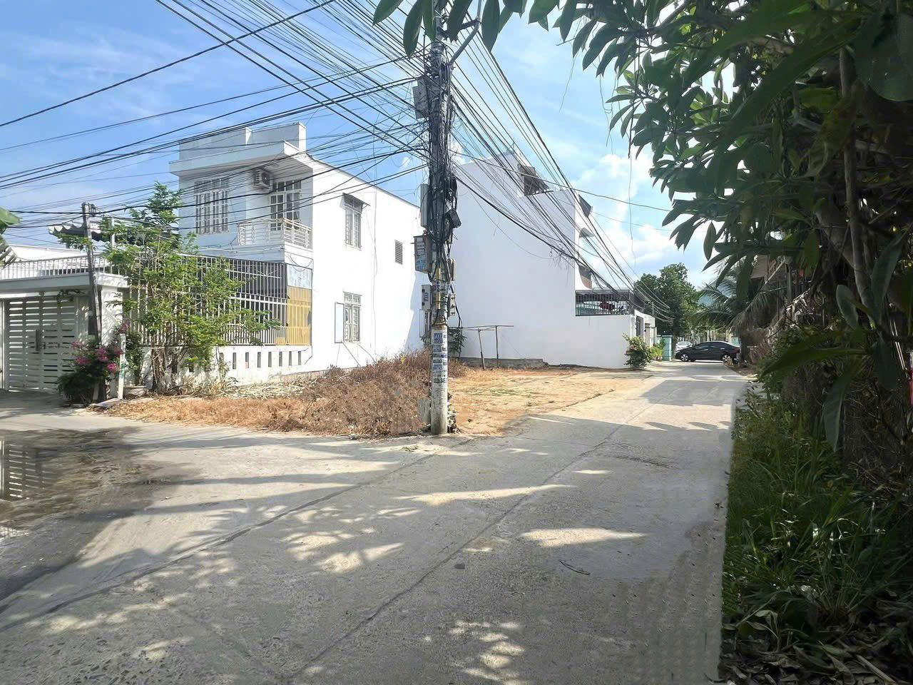 Bán lô góc tại xã Vĩnh Thạnh, Nha Trang . Giá : 2 tỷ 190 triệu 2