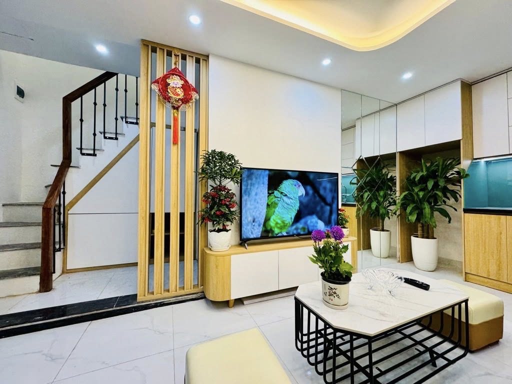 NHÀ ĐẸP PHỐ KIM NGƯU  NGÕ THÔNG  FULL NỘI THẤT  3 NGỦ KHÉP KÍN  GẦN TIMES CITY  NHỈNH 6 TỶ!