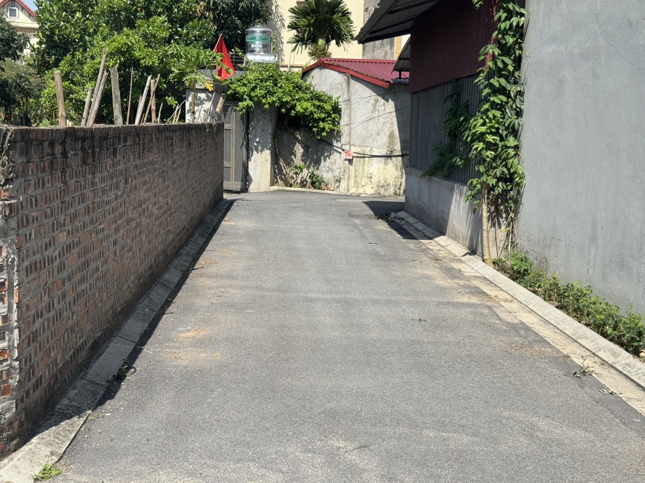 Bán lô đất Đa Tốn, đường trải nhựa ô tô vào nhà, nhỉnh 3 tỷ chút. LH: 0379483926 3