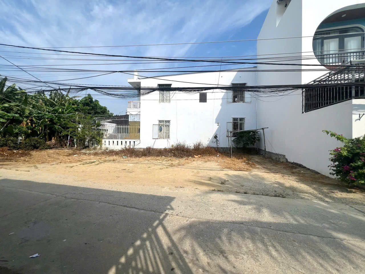 Bán lô góc tại xã Vĩnh Thạnh, Nha Trang . Giá : 2 tỷ 190 triệu