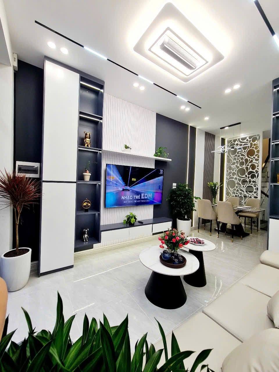 NHÀ MỚI VIP SIÊU HIẾM ĐỘI CẤN-BA ĐÌNH -39M2-4 Tầng-3,5MT-9,6 Tỷ 2