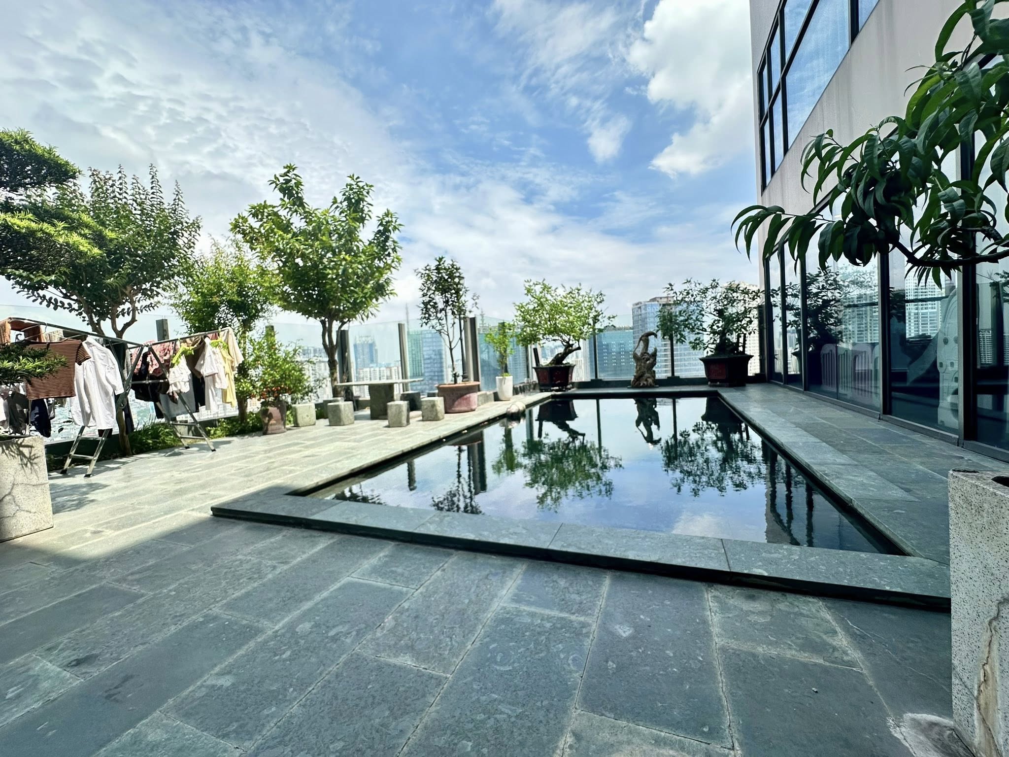 Siêu Penthouse Tú Mỡ, Cầu Giấy 401m2, Nội thất VIP, Bể bơi riêng, 35.8 Tỷ 2