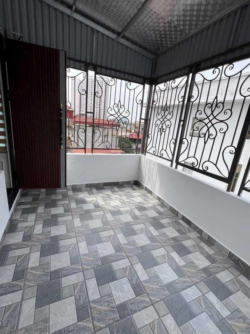 NHÀ MỚi NGUYỄN VĂN HUYÊN - CẦU GIẤY – THANG MÁY - ÔTÔ VÀO NHÀ – NGÕ THÔNG – 45m2*7T 5