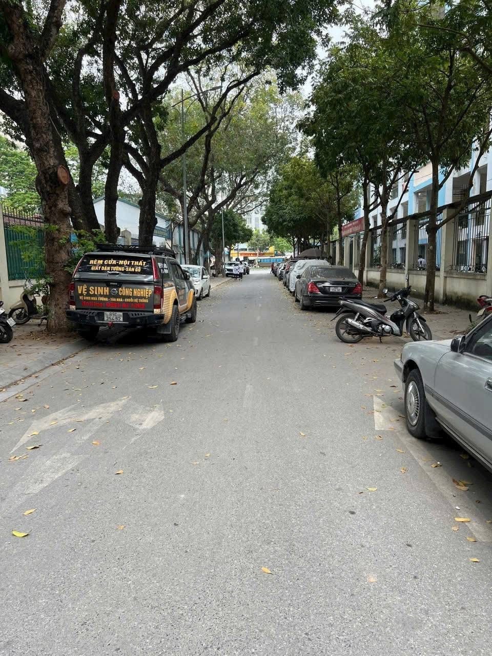 NHÀ MỚi NGUYỄN VĂN HUYÊN - CẦU GIẤY – THANG MÁY - ÔTÔ VÀO NHÀ – NGÕ THÔNG – 45m2*7T